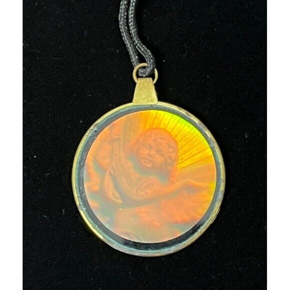 Hologram Vintage Necklace Pendant 3D Glass‎ Cherub Baby Angel Musical Instrument - Picture 2 of 5